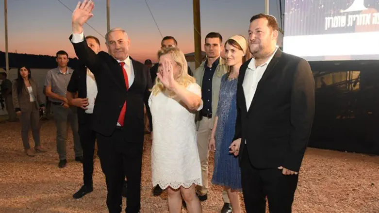 נתניהו ורעייתו בחגיגות ה-40 למועצת שומרון