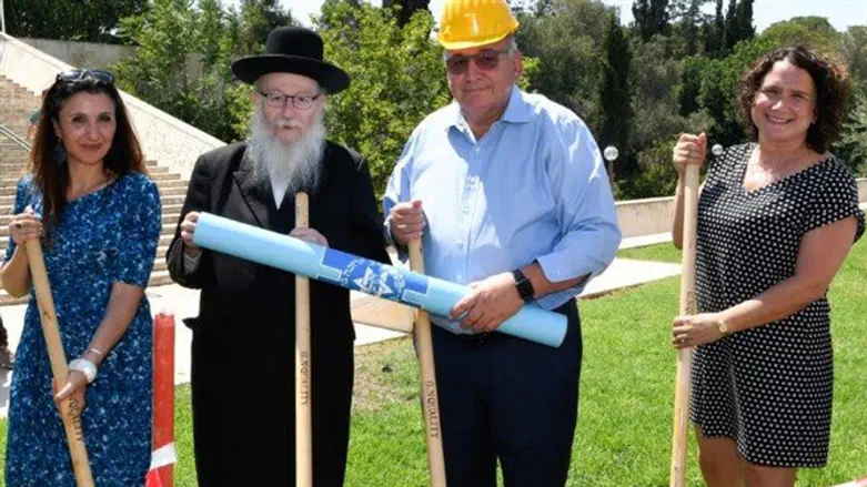 דר׳ תמר אלרם, פרופ׳ רוטשטיין, סגן השר ליצמן ופלר חסן-נחום