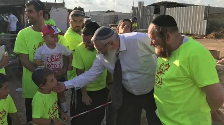 ח"כ בן דהן עם הילדים