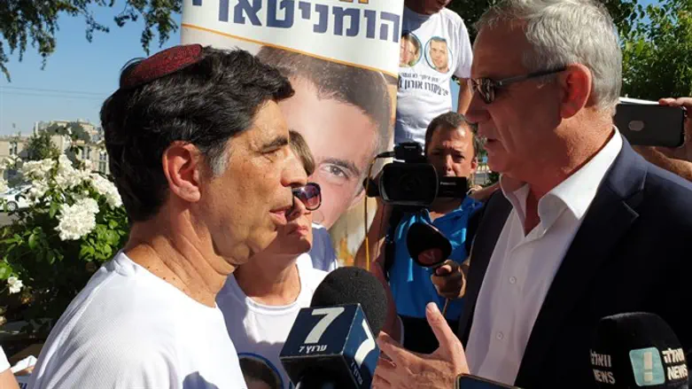 Gantz speaks to Goldins