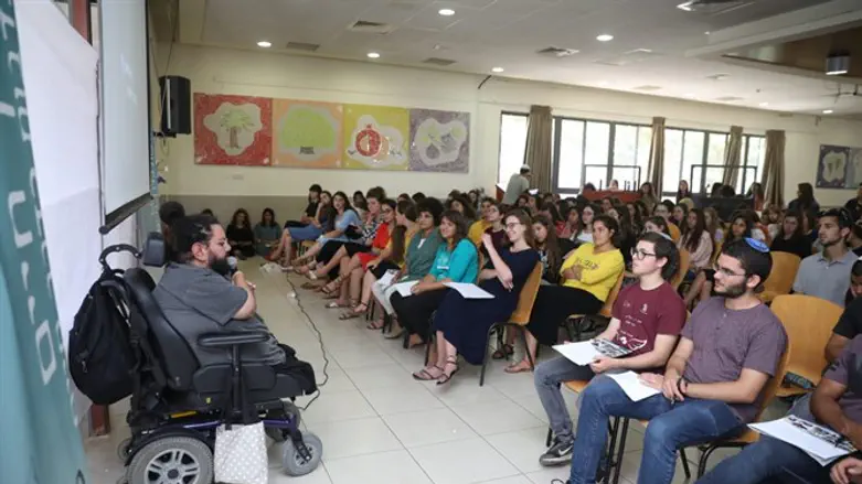 מתנדבי כנפי רוח בימי ההכשרה