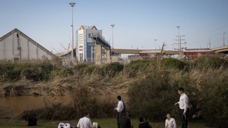 Boys at Lachish Stream Park in Ashdod