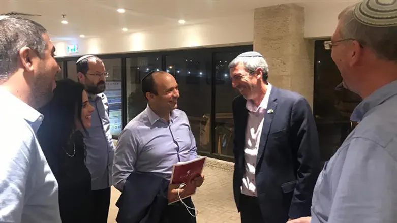 Рафи Перец, Нафтали Беннет и айелет Шакед