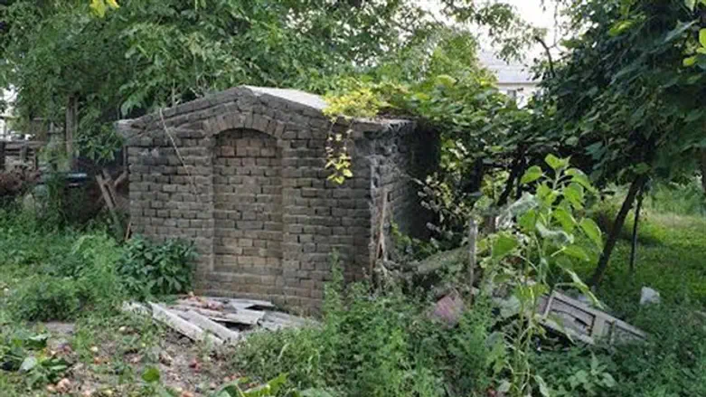 ציון קבר בעל ה"חמדת צבי"