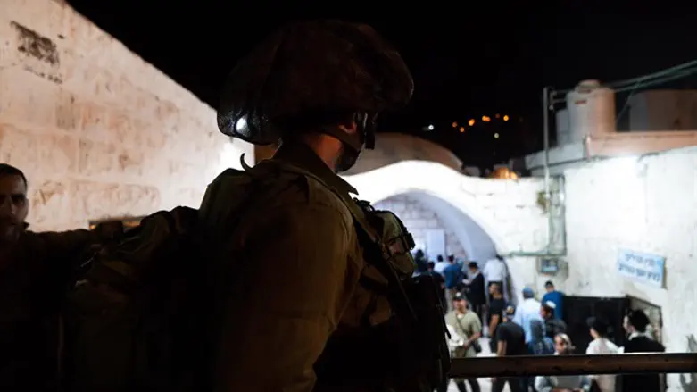 Охрана посетителей гробницы Иосифа