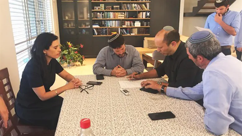 הוכיחו בגרות ואחריות. חתימת הסכמי הימין המאוחד