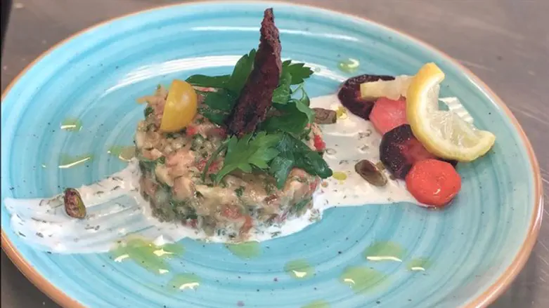 לפחות מנה אחת חייבת להיות טבעונית