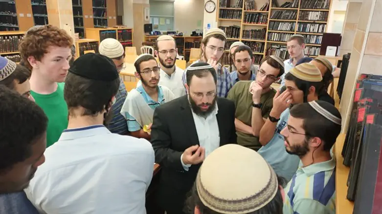 Rav A. Sylvetsky and students