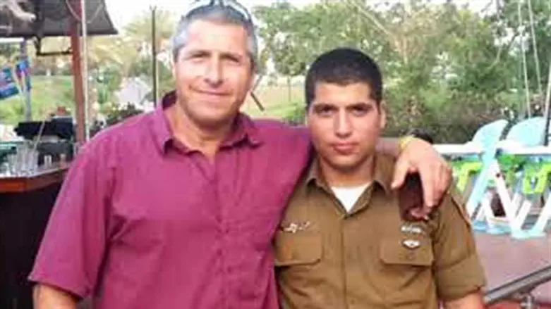 סמ"ר עוז מנדלוביץ' ואביו