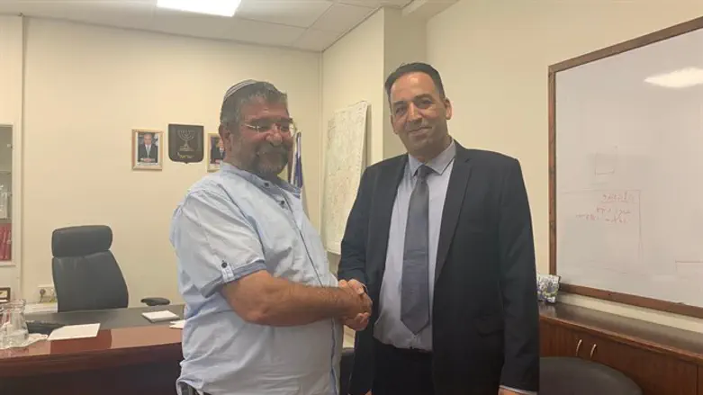 מ"מ מנכ"ל משרד ראש הממשלה עם ראש מועצת הגולן