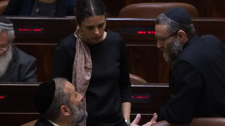 שקד עם גפני ודרעי. ארכיון