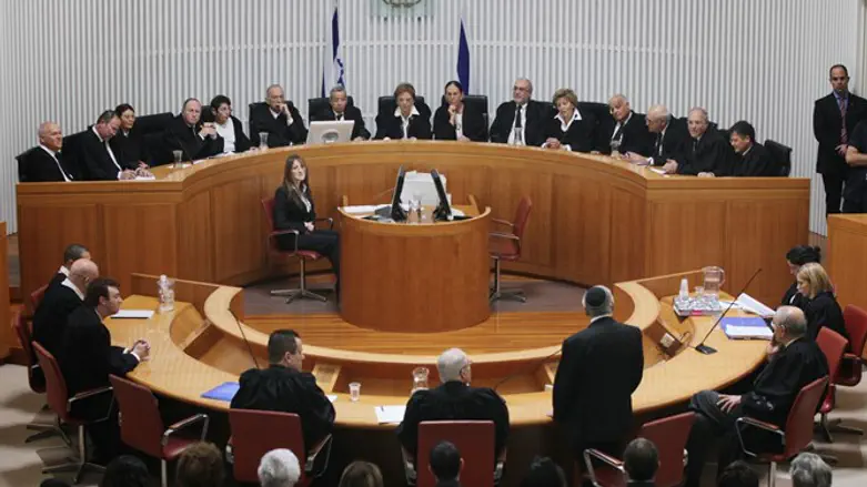 דרושה מהפיכה כדי להגיע לאיזון. שופטי בית המשפט העליון