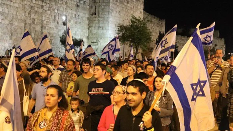 Шествие вокруг стен Старого города Иерусалима