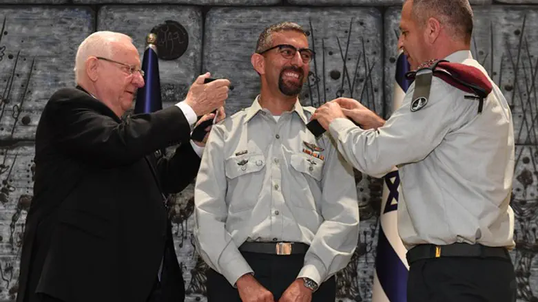 הענקת הדרגות לתא"ל אבו רוקן