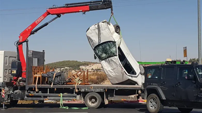 הרכב הפוגע מפונה מזירת הפיגוע