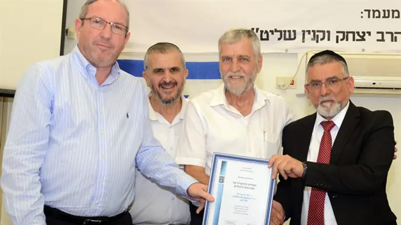 דוגמא ומופת