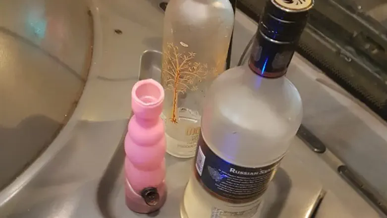 החומרים שנמצאו באוטובוס אוהדי באר שבע