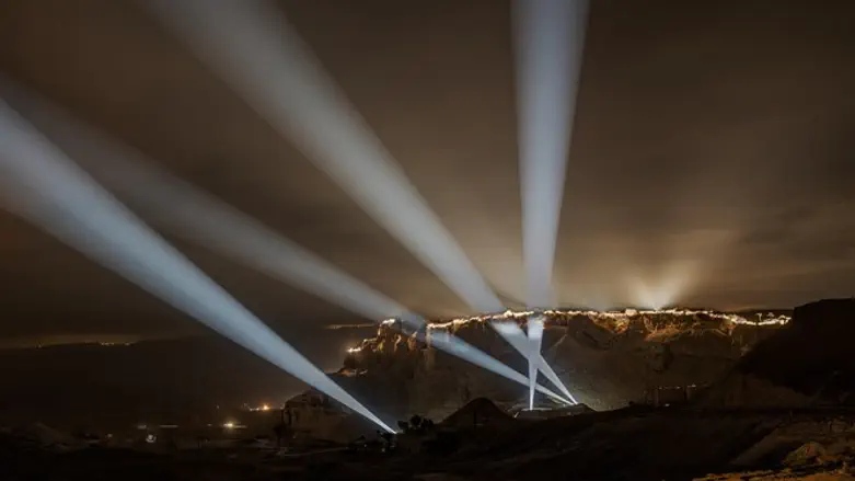 החיזיון האור קולי במצדה