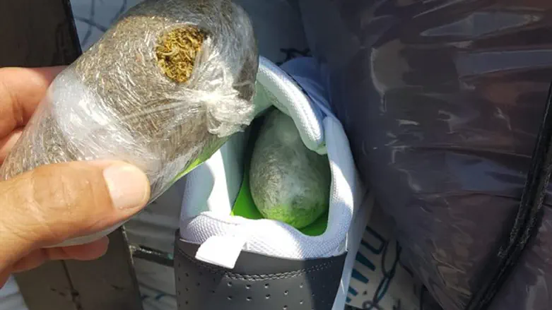 הסמים בנעליים