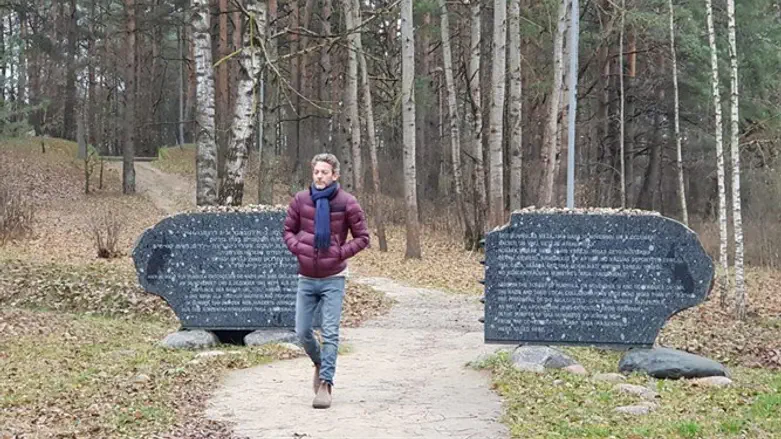 מתוך הסדרה 'טיול שורשים'
