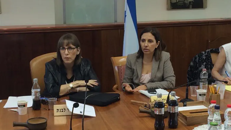 השרה גילה גמליאל ולימור לבנת