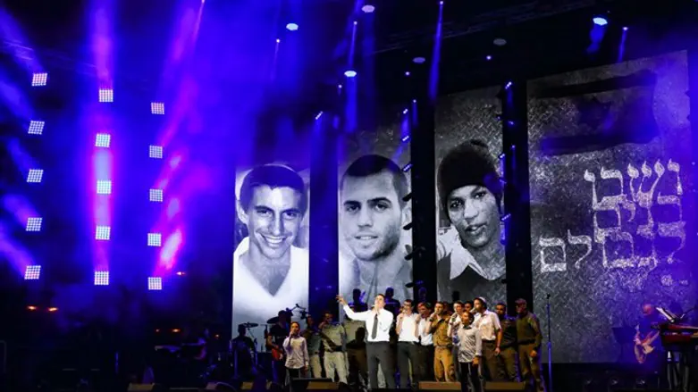 שוואקי במהלך ההופעה