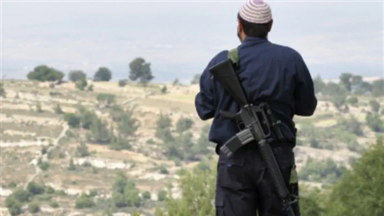 צה"ל אוסף נשקים ביישובי עוטף ירושלים