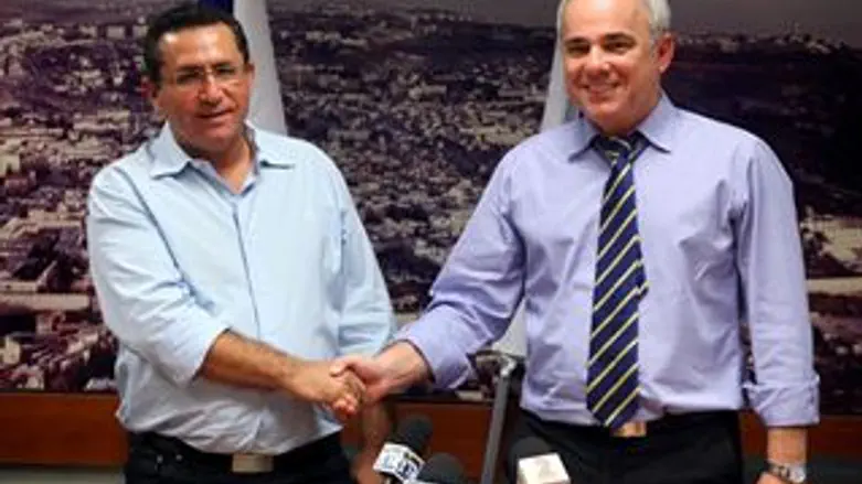 הסכם שכר. שטייניץ ועיני.