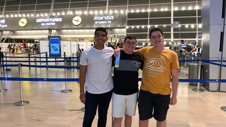 שלושת השליחים