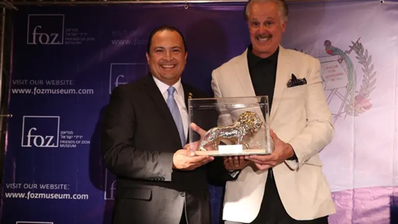 Mike Evans and Mario Bucaro