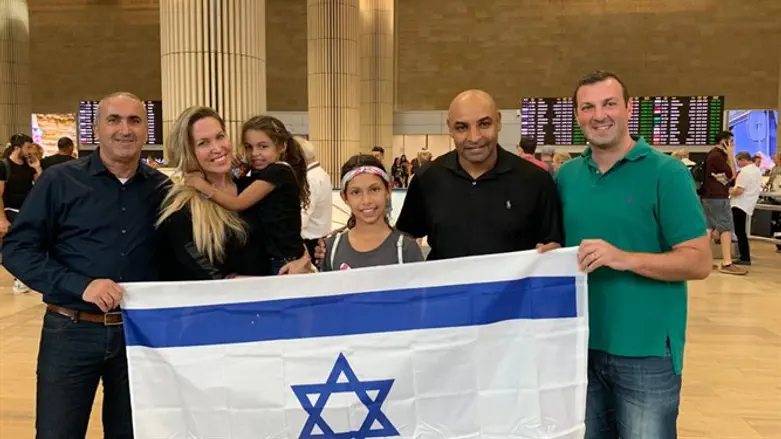 אמרסון עם מאורו רוזנשיין מנכ"ל חברת mtr7