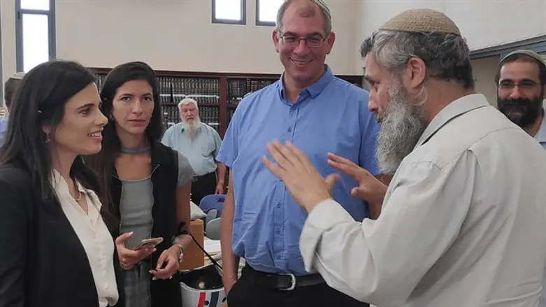 שיח שפוי, קשוב ורגיש