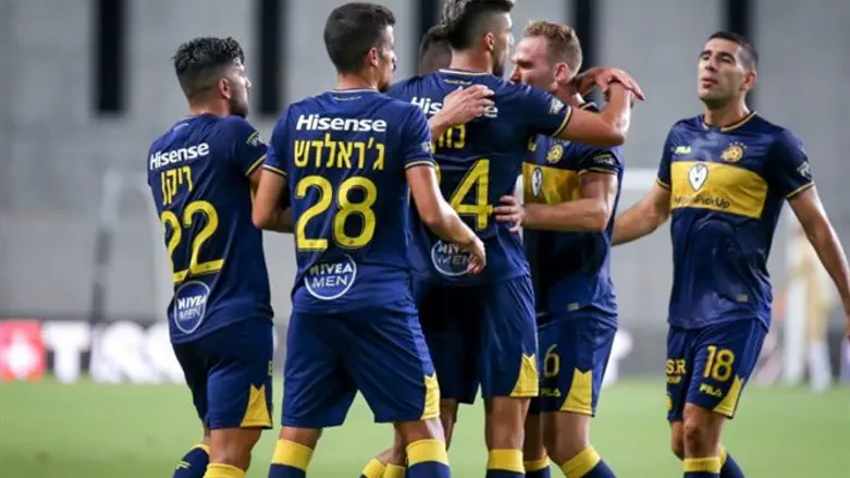 שחקני מכבי חוגגים הערב