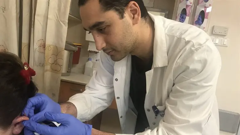 חור באוזניים? רק תחת פיקוח