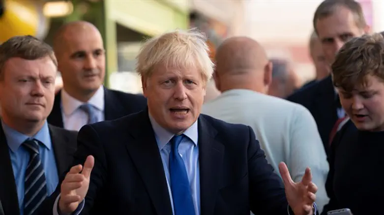 PM Boris Johnson visits Doncaster market