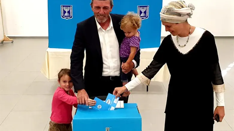 Голосование раввина Рафи Переца