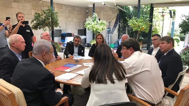 דיון חירום בבלפור