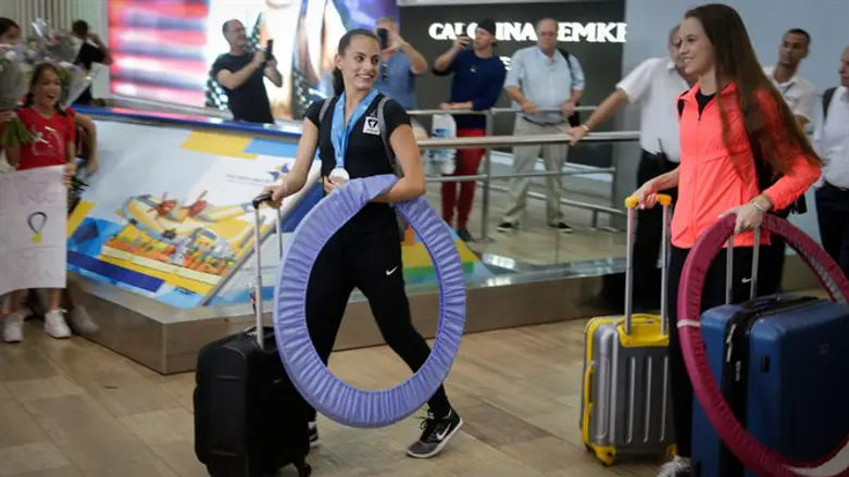 לינוי אשרם. ארכיון