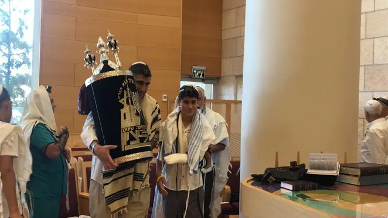 אביתר עולה לתורה