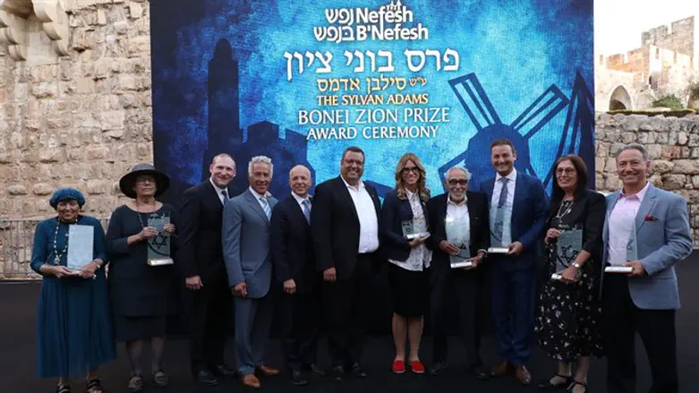 ישראל מתחזקת בזכותכם