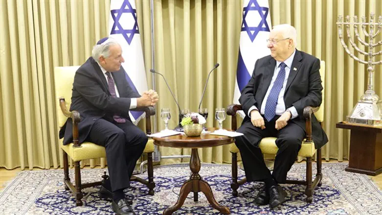 ריבלין בשיחה