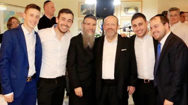 וקול דממה דקה ישמע