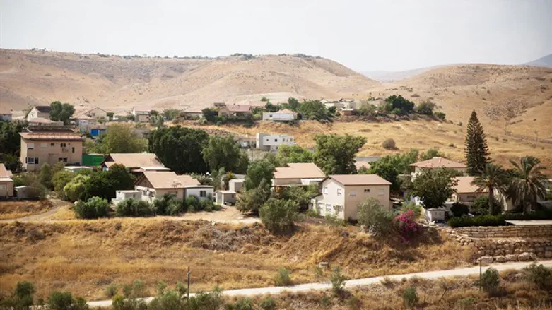 הפרחת השממה. שדמות מחולה