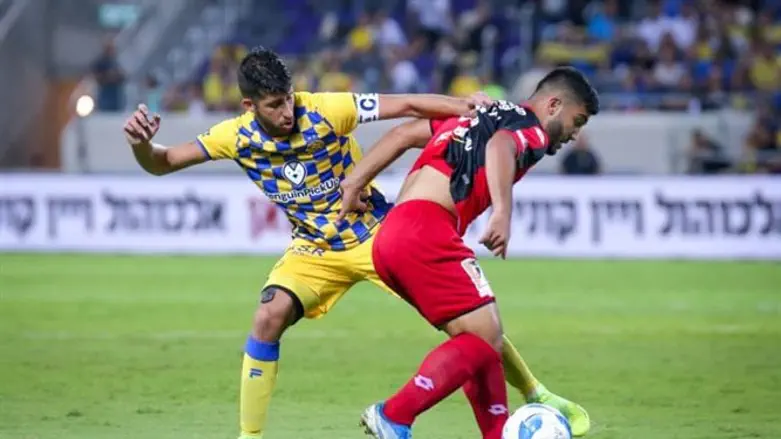 דור מיכה מול חדרה הערב