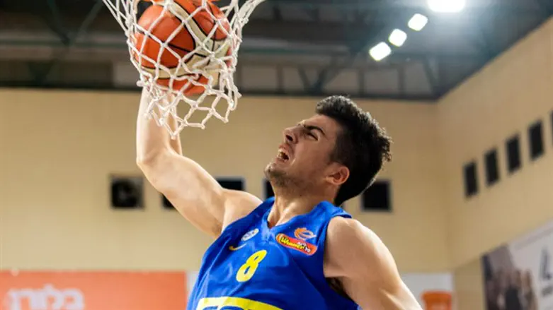 אבדיה. במקום הראשון בפער