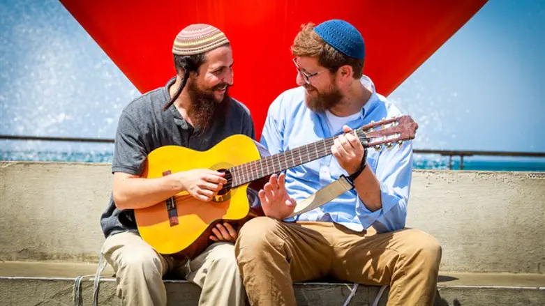 "מסתבר שאנשים מחפשים את האותנטיות ואת הלב הנשבר". יצחק מאיר (מימין) והראל טל