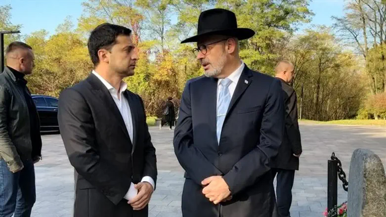 השגריר והנשיא בטקס