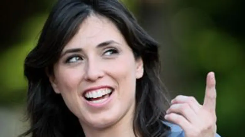 לא תתמוך. חוטובלי