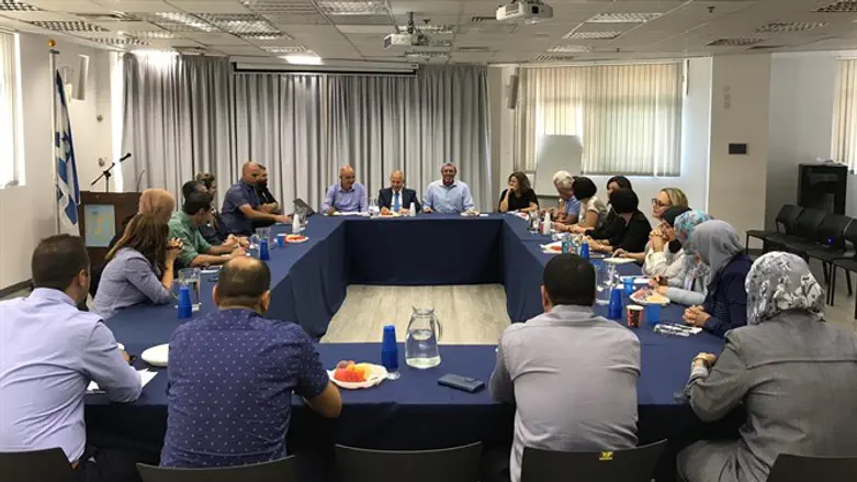 הפגישה, היום