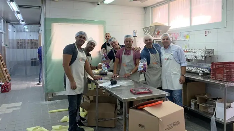 הנתינה מדבקת